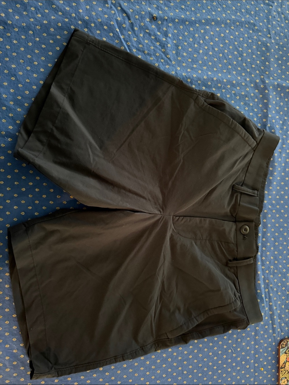 GAP Men's dark navy Flat-Front Chino Shorts